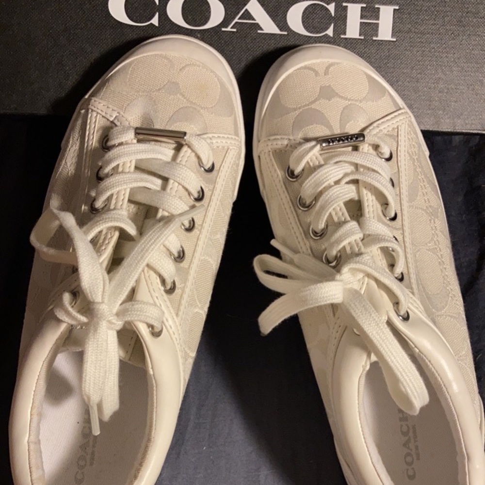 White coach shoes